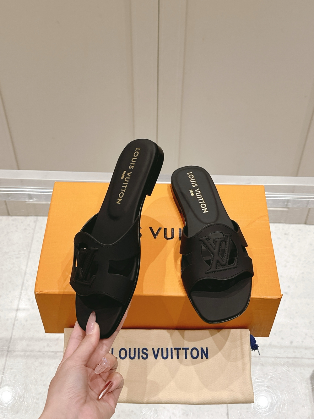 Louis Vuitton Isola Flat Mule