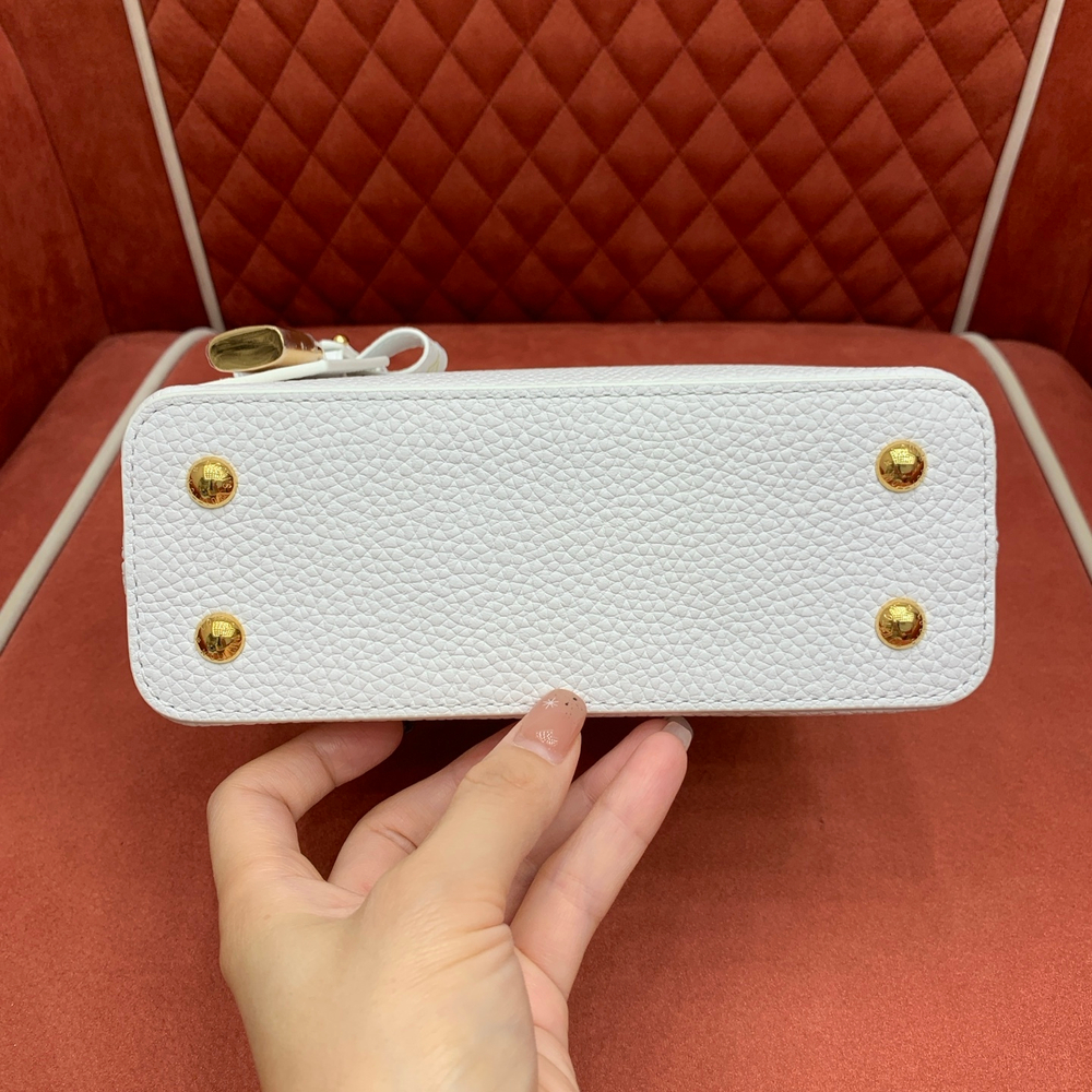 Louis Vuitton Capucines Mini