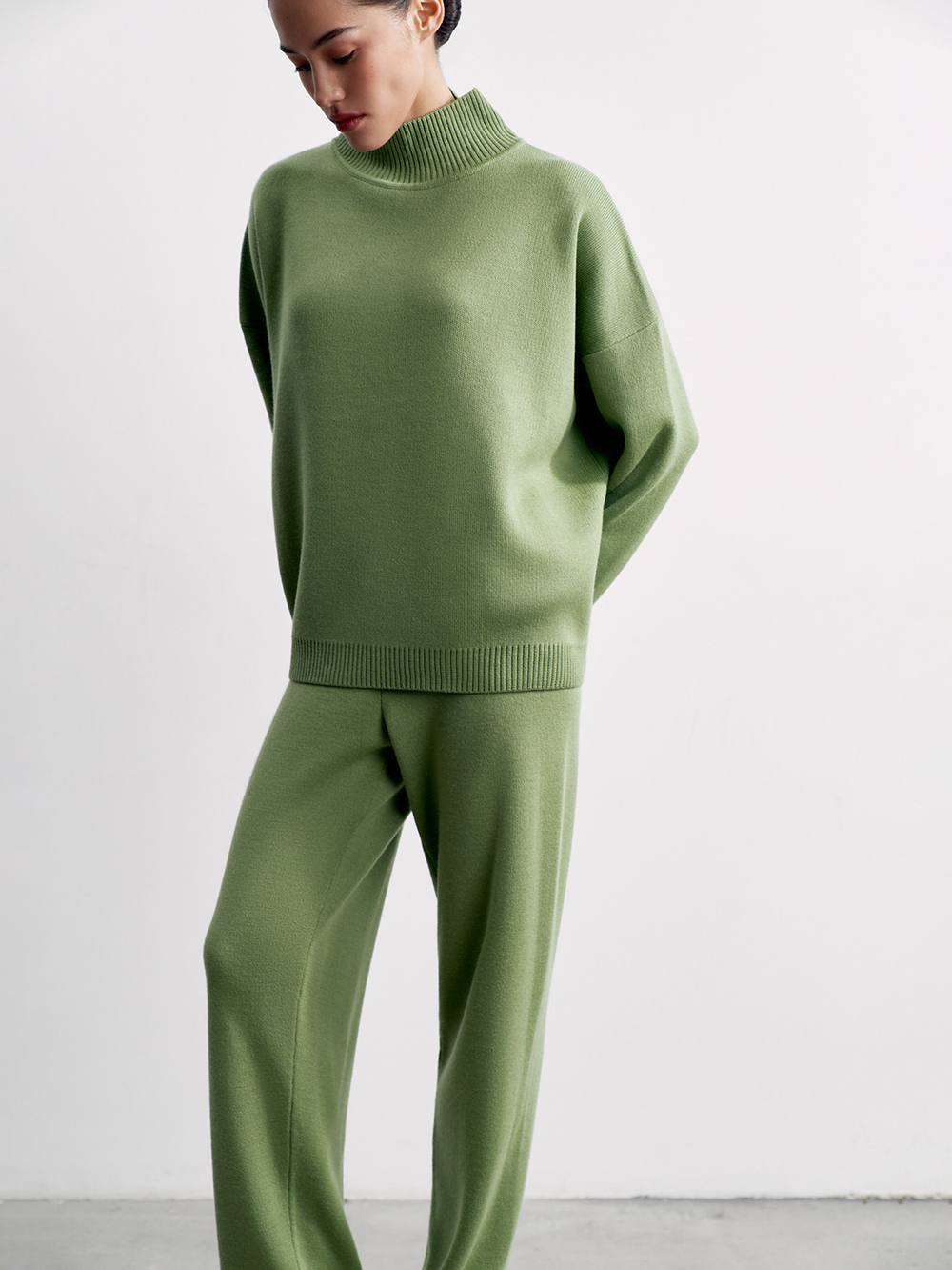 Свитер WEEKEND, зелёный