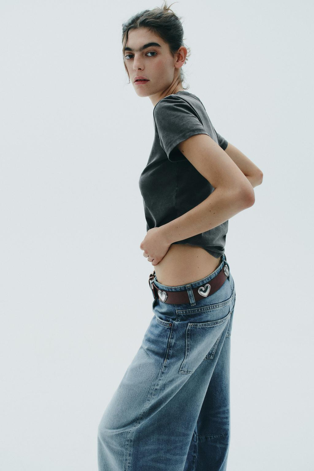 ZARA КОЖАНЫЙ РЕМЕНЬ С СЕРДЕЧКАМИ И ЗАКЛЕПКАМИ, КОРИЧНЕВЫЙ