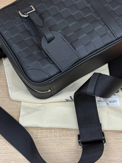 Сумка-мессенджер Louis Vuitton