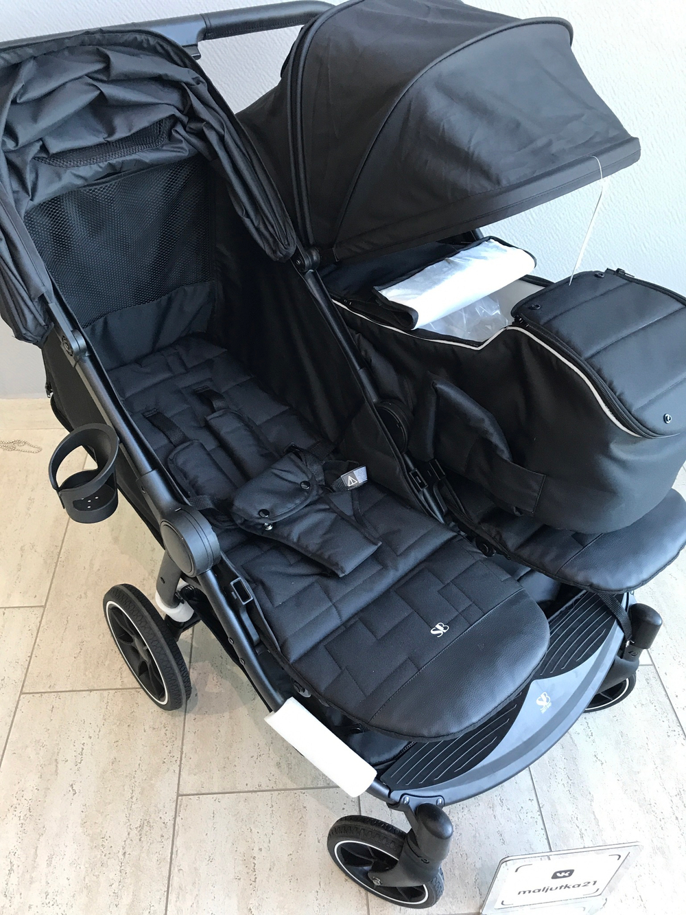 Прогулочная коляска с люлькой-переноской Sweet Baby Donna Black