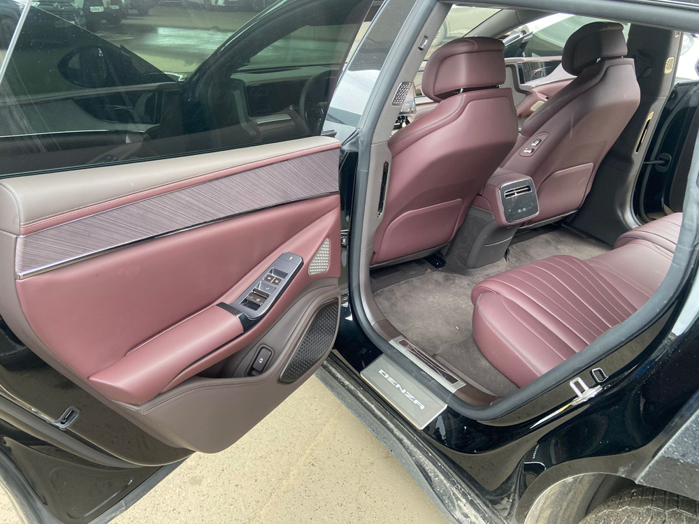 Denza Z9 GT 2.0T E-CVT AWD PHEV 1100 Ultra