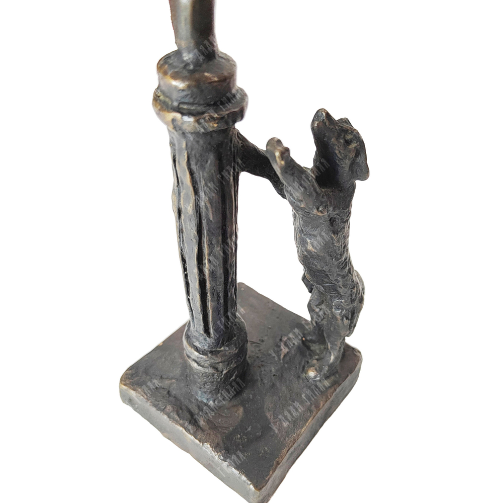 Динес Ю. С. Уличный фонарь. Бронза, литьё. 2000 г.
