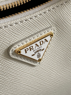 Prada Re-Edition 2005 Saffiano Bag
