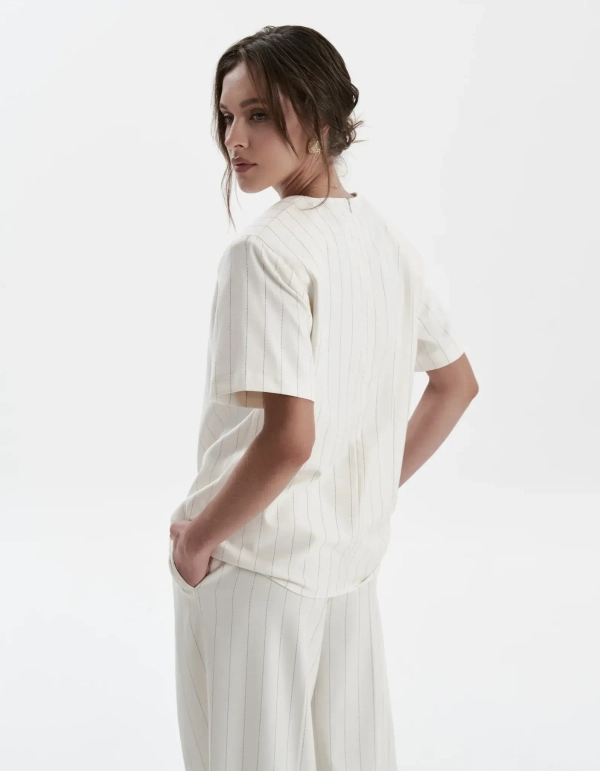 Футболка Первая леди в молочном оттенке