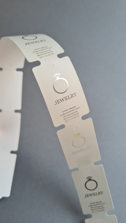 Светло-серые бирки, печать серебряным цветом