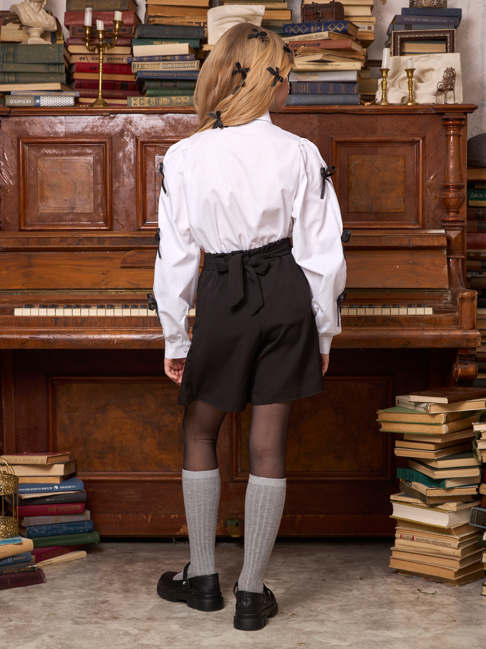 Рубашка для девочки белая с бантиками на рукавах