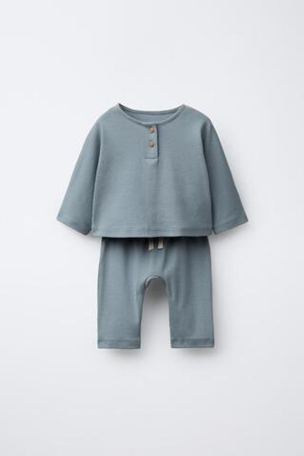 ZARA КОМПЛЕКТ ИЗ ОДНОТОННОЙ ФУТБОЛКИ И БРЮК, СЕРО-СИНИЙ