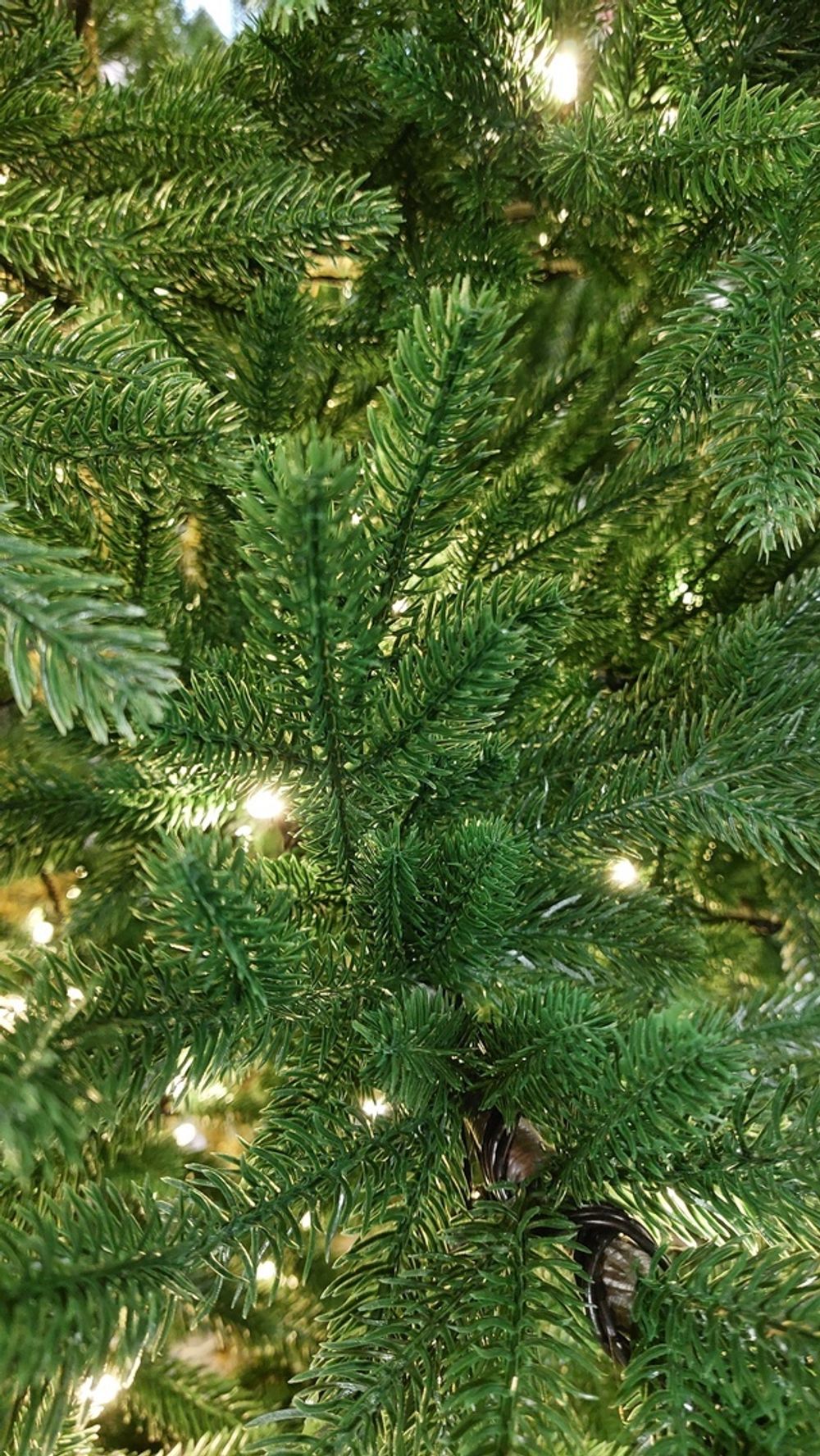 Елка с гирляндой встроенной «Престиж» (Литая хвоя) 150 см / 1,5 м