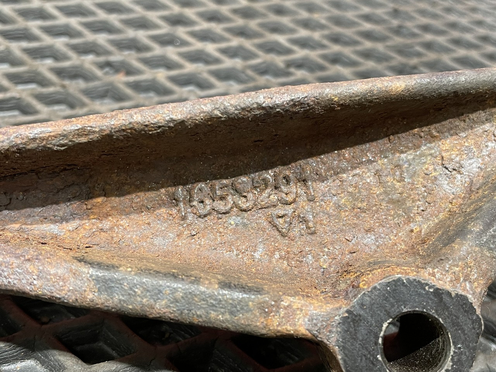 Кронштейн интеркулера