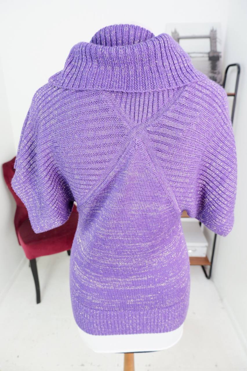 Джемпер красивого цвета, маркировка S, визуально на 44 размер