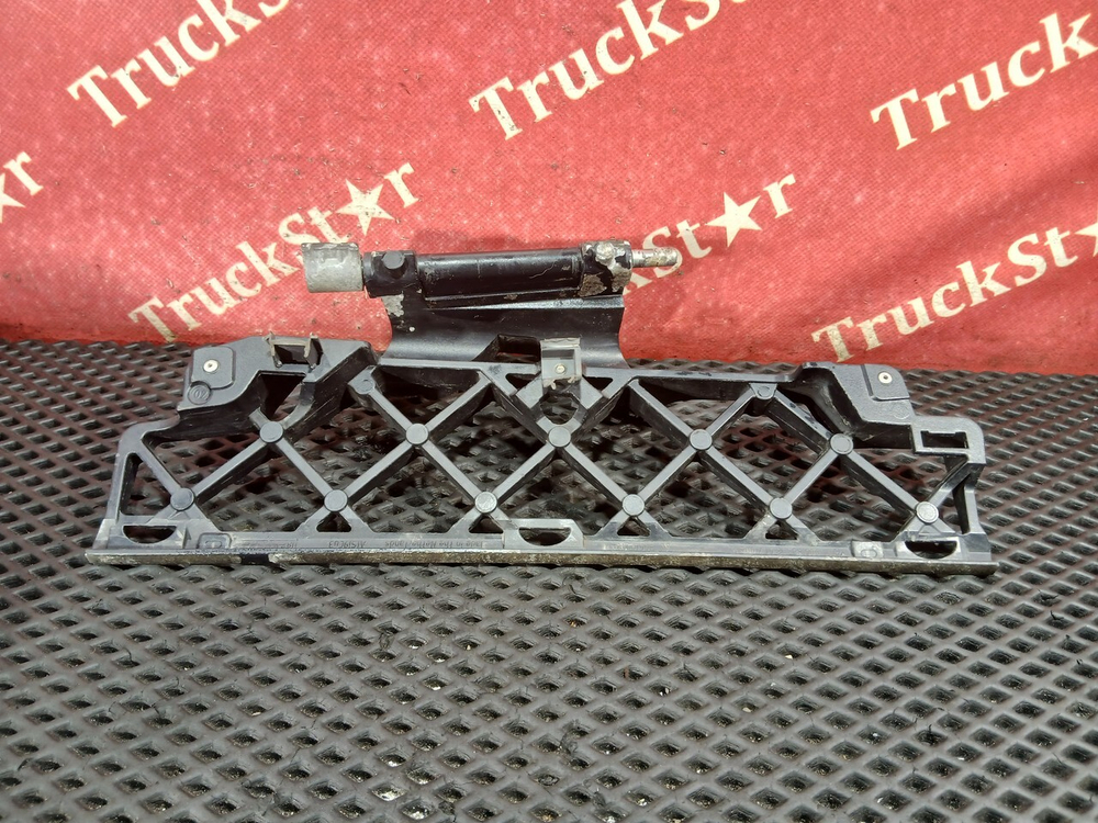 Ступенька подножки обслуживания правая