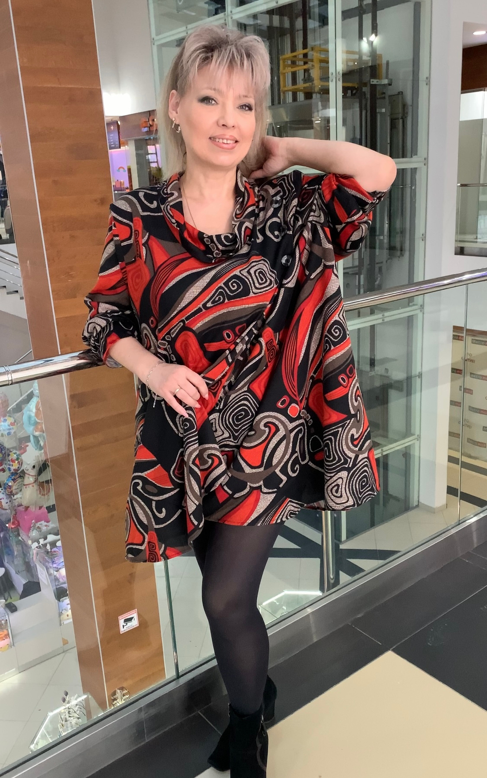 Цветной блузон с запахом и пуговками