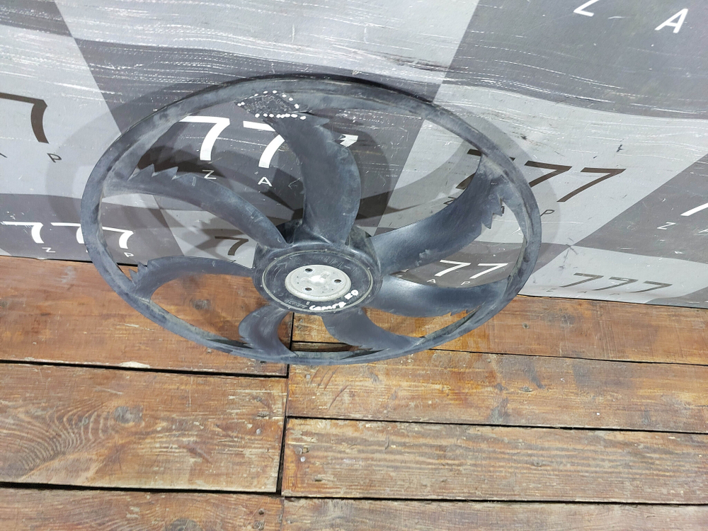 Вентилятор радиатора Toyota Camry (XV70) 17-нв Б/У Оригинал 1636031500