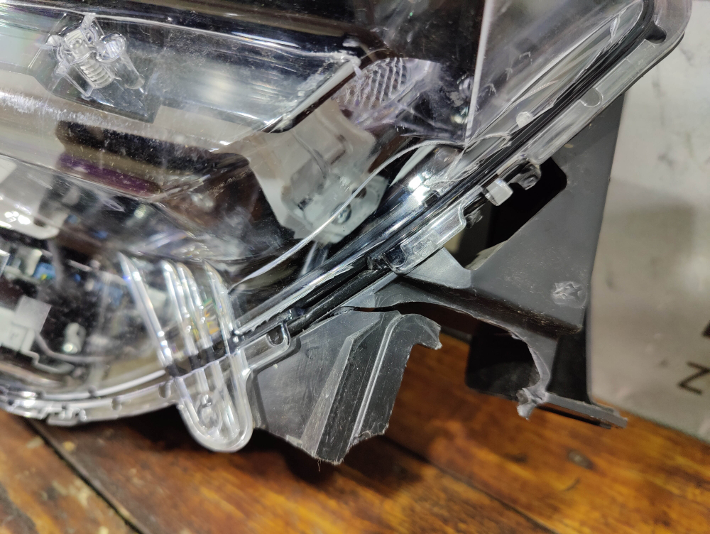 Фара правая Mazda CX-5 2 (KF) 21-25 Б/У Оригинал KBST51030