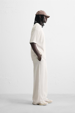 ZARA ФУТБОЛКА ИЗ РЕЛЬЕФНОЙ ТКАНИ, ЦВЕТ ЛЬДА