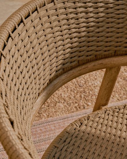 Кресло Arinella из акации с натуральной отделкой и бежевой веревкой La Forma Испания 