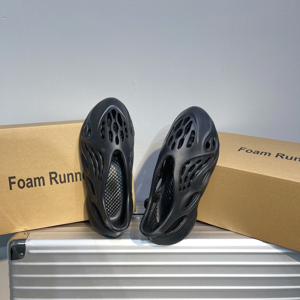Adidas Yeezy Foam Runner