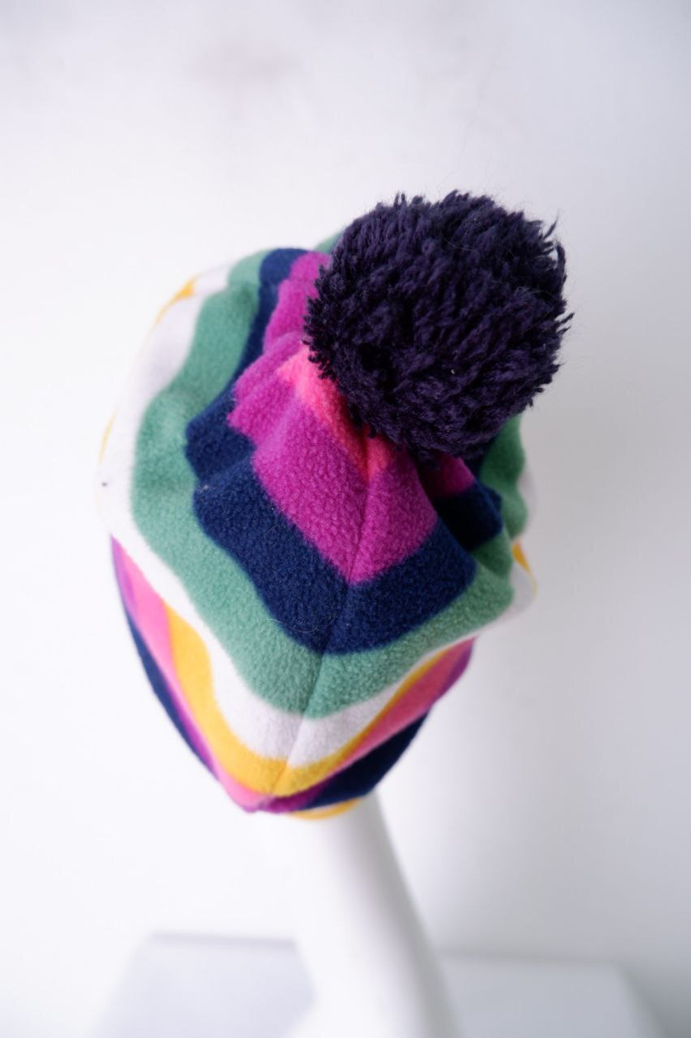 Шапка Gap в разноцветную полоску на 5-8 лет