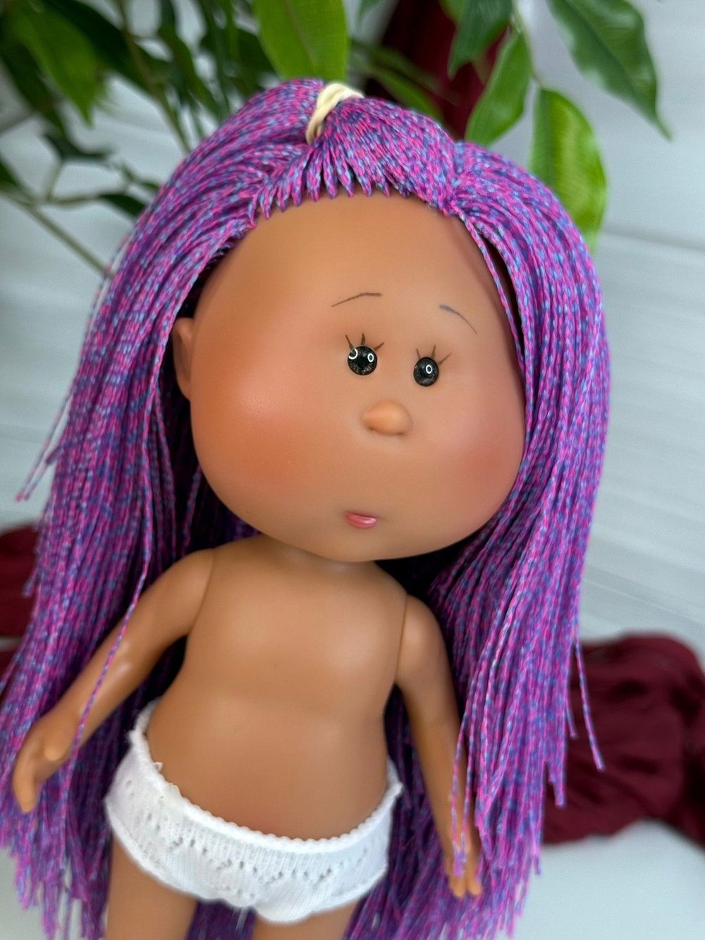 Кукла Nines виниловая 23см Little Mia Latina без одежды (3199WL8A1)