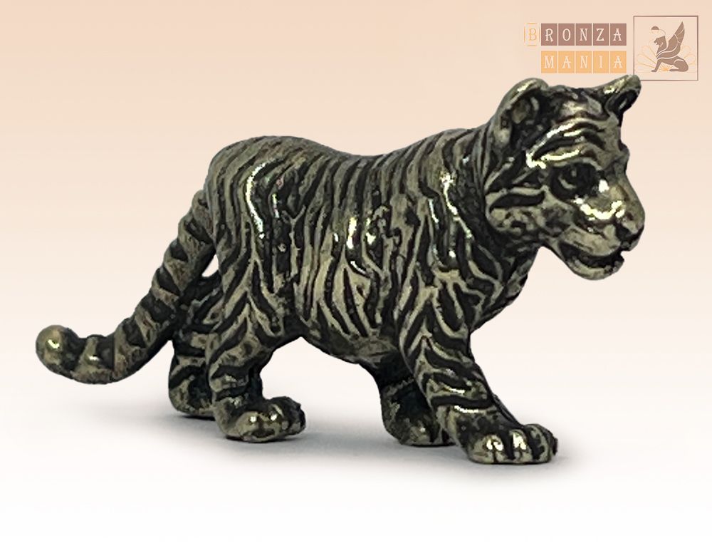 фигурка Тигренок стоит