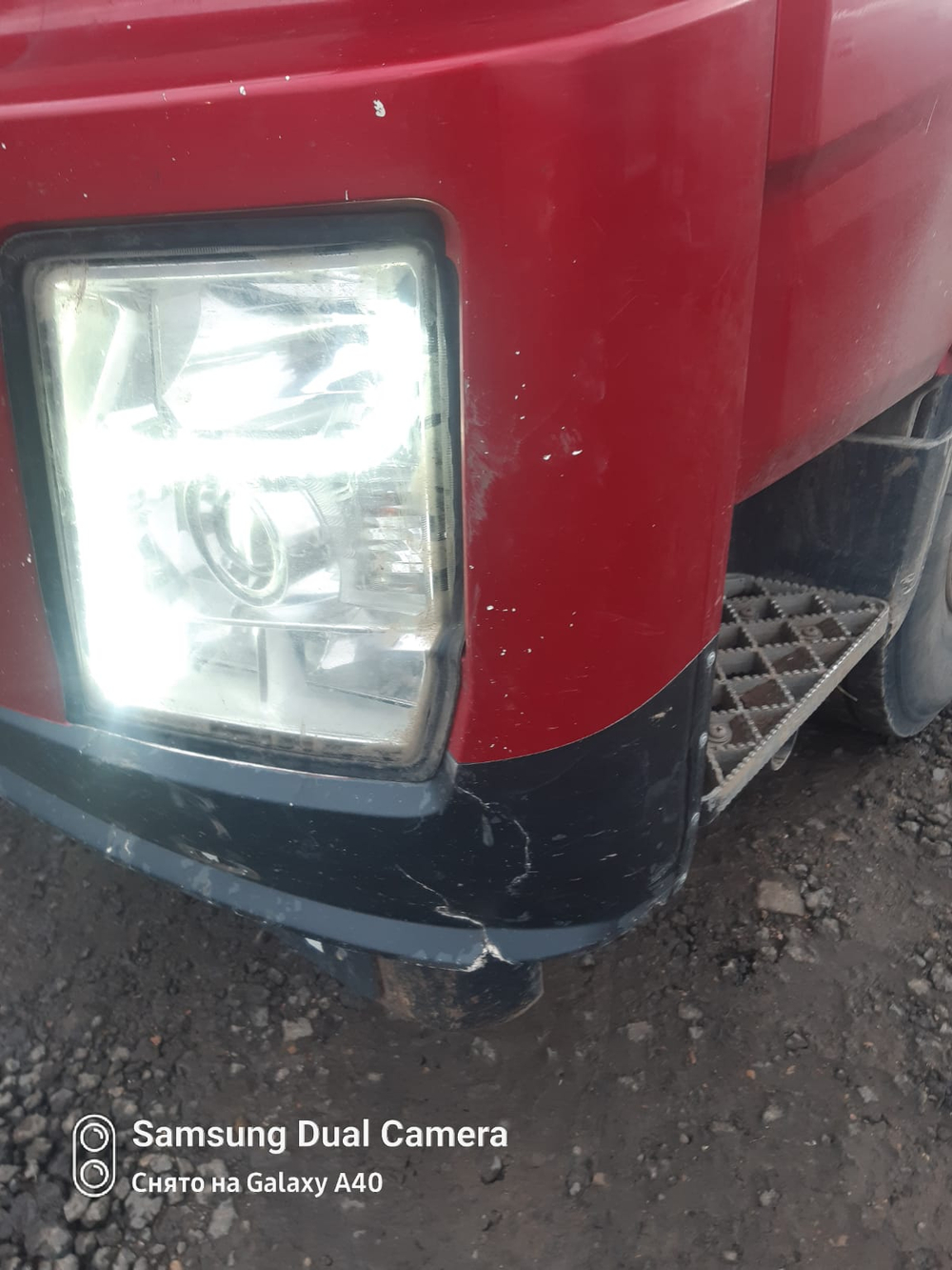 Shacman (Shaanxi) SX* 6x4 Седельный тягач SX42584W324C (Дизельный, 10,8 л, 441 л.с., МТ)