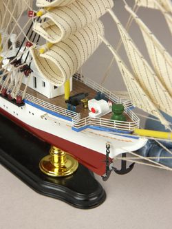 Meteor Lights Модель парусника Надежда, 52 см