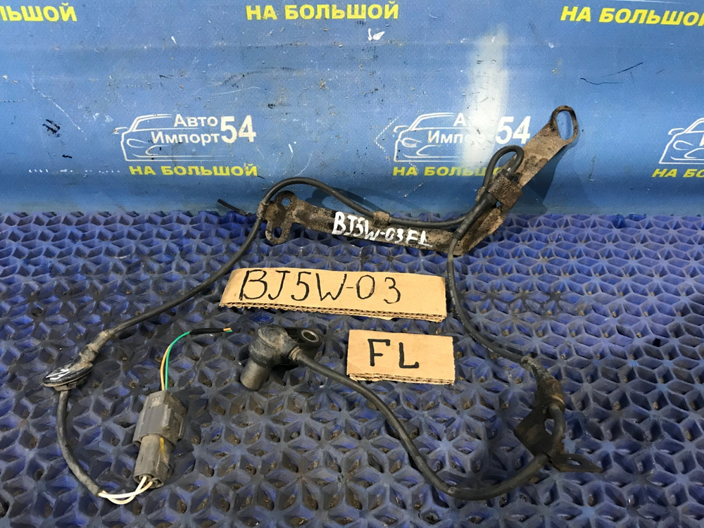 Датчик ABS передний левый MAZDA FAMILIA 2001