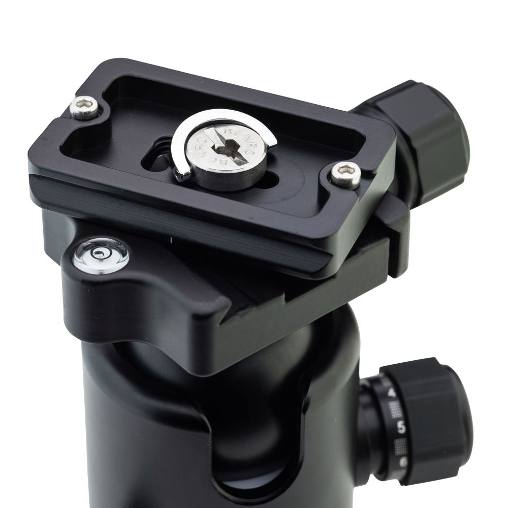 Шаровая штативная головка Benro B1