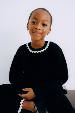 ZARA ВЯЗАНЫЙ ДЖЕМПЕР С ВОЛНИСТЫМИ ДЕТАЛЯМИ, ЧЕРНЫЙ