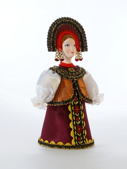 Кукла фарфоровая Варвара в праздничной одежде