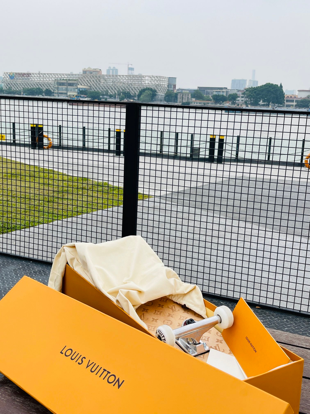 Louis Vuitton Skateboard