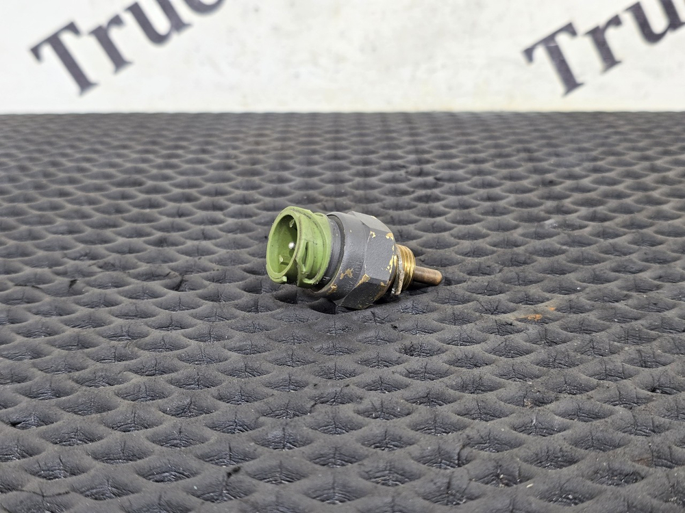 Датчик температуры охлаждающей жидкости