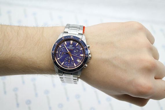 Наручные часы Casio EFV-540D-2A