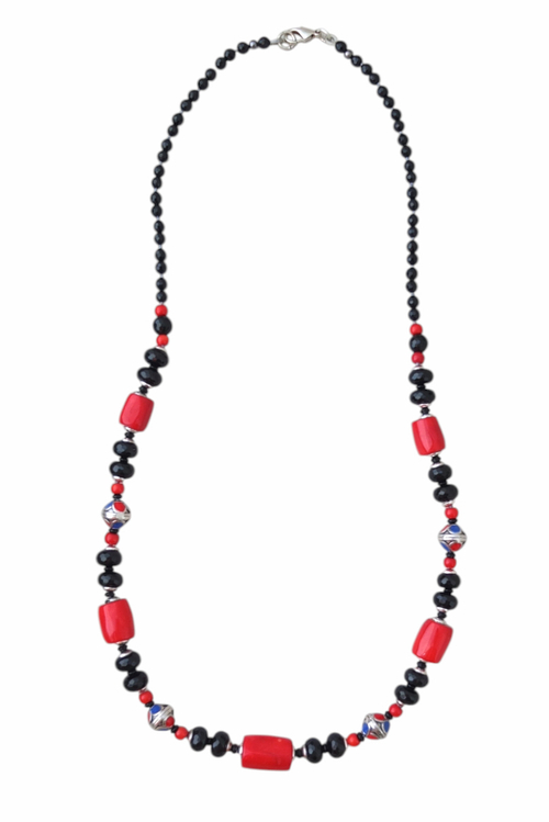 бусы из чёрного агата и коралла