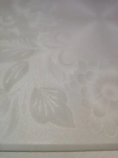 Плитка потолочная из пенополистирола экструдированная с рисунком бело серая