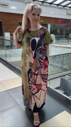 Красивое платье с изображением в стиле Пикассо