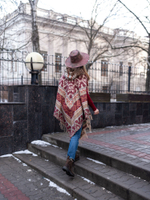 Пончо женское шерстяное с орнаментом