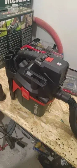 Строительный пылесос 18 л, 300 Вт