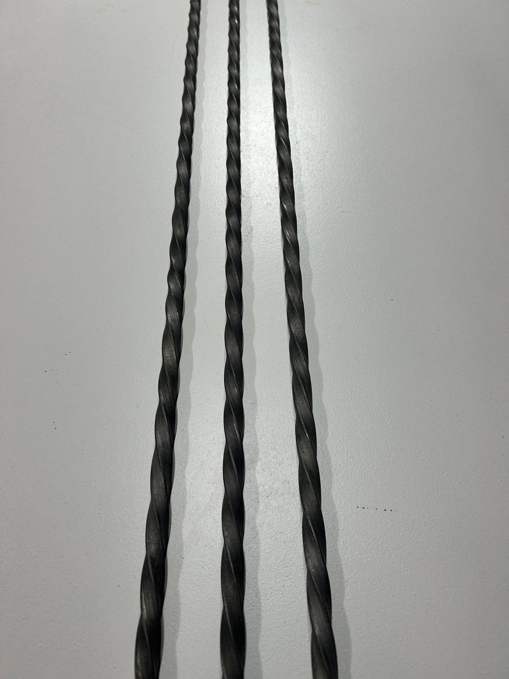 Кованый элемент балясина,торсион 1000мм, витой квадрат полнотелый 10х10мм