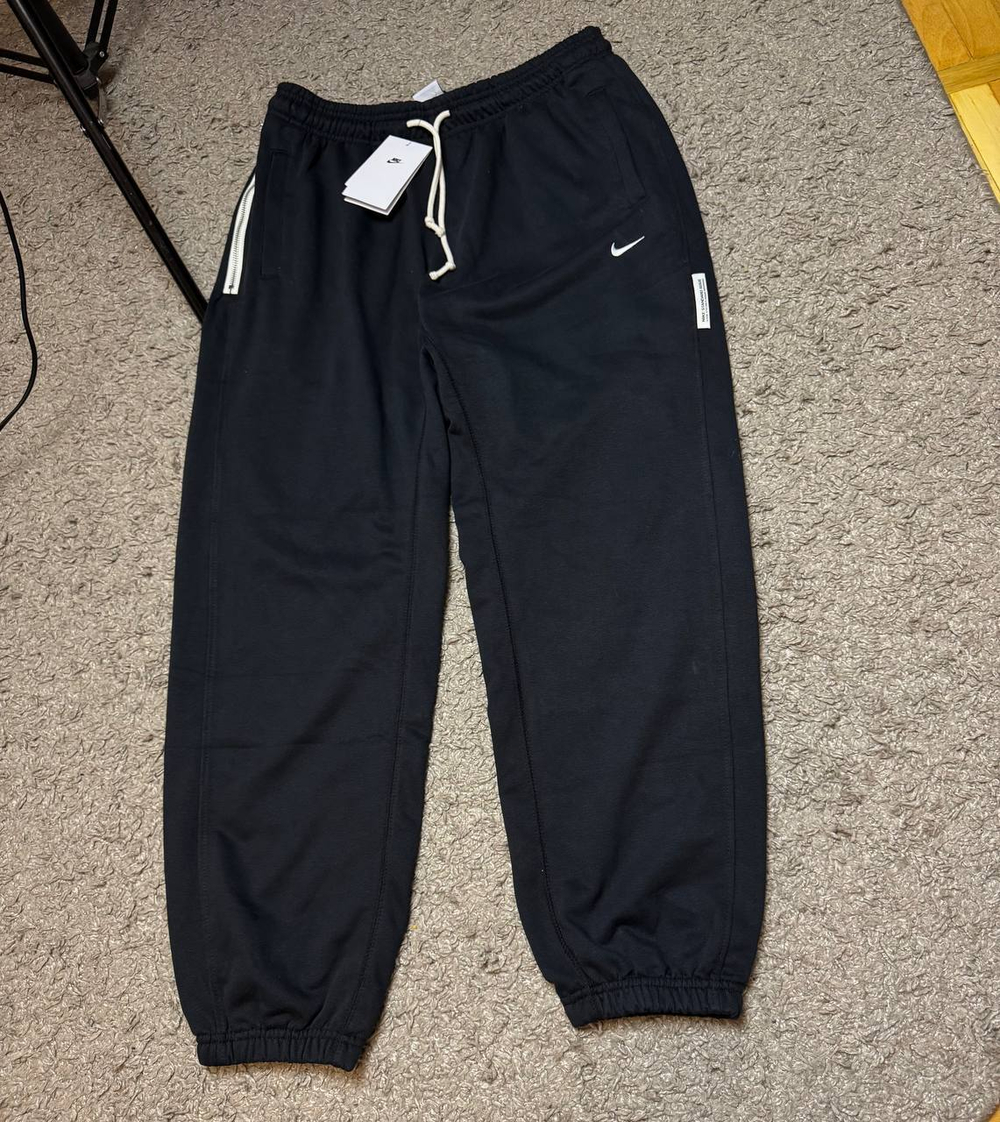 Спортивки Nike standard issue Новые