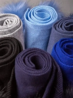 Шарф зимний вязаный с помпонами для детей