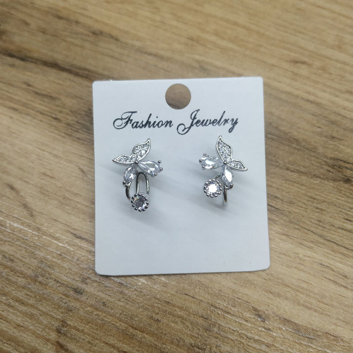 Серьги-гвоздики Бабочка крылья кристалл стразы круг кристалл в оправе металл серебристый