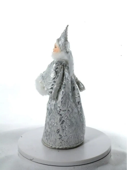 Кукла коллекционная Снегурочка в кокошнике и с муфтой