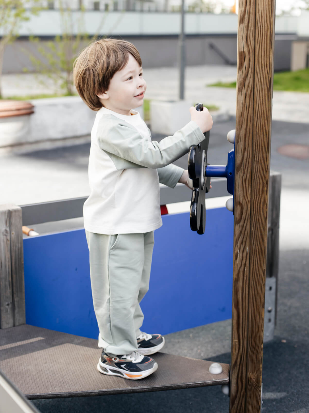 Брюки на резинке Mjölk Milky Green