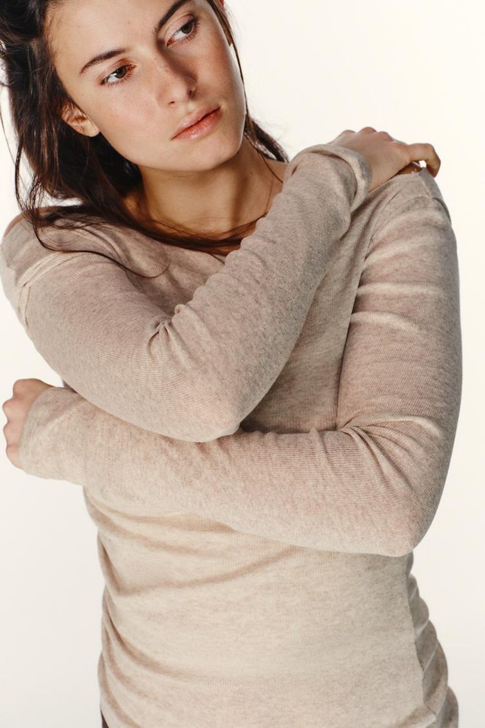 ZARA АСИММЕТРИЧНАЯ ФУТБОЛКА С ЭФФЕКТОМ ДВОЙНОЙ ТКАНИ, ПЕСОЧНЫЙ МЕЛАНЖ