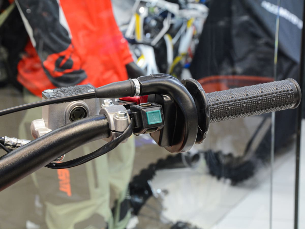 Мотоцикл ZUUMAV K7 CBS 300 Pro 21/18 ENDURO