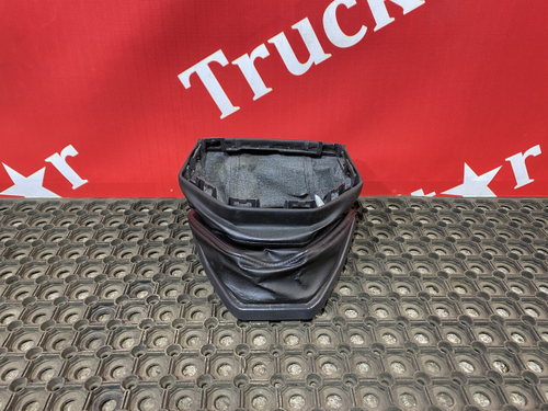 Кожух рулевой колонки 2018г