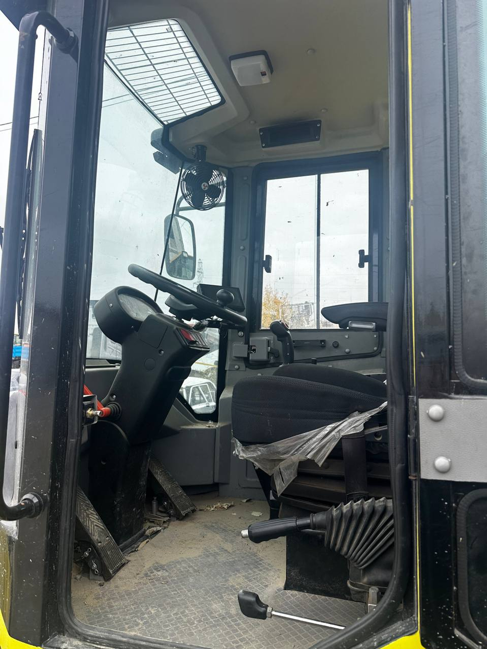 BOULDER WL20 Фронтальный погрузчик WL20T (Дизельный, 2,7 л, 39 л.с., АТ)